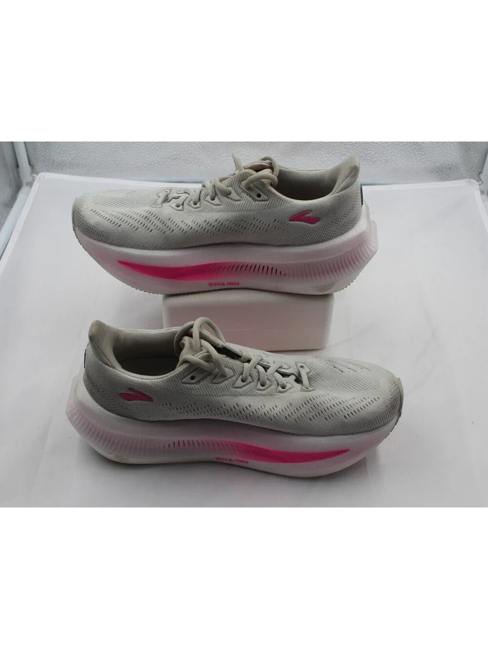 Brooks Glycerin Max 2 Women’s Size 8 Cushion Road Running Shoes Oyster Pink